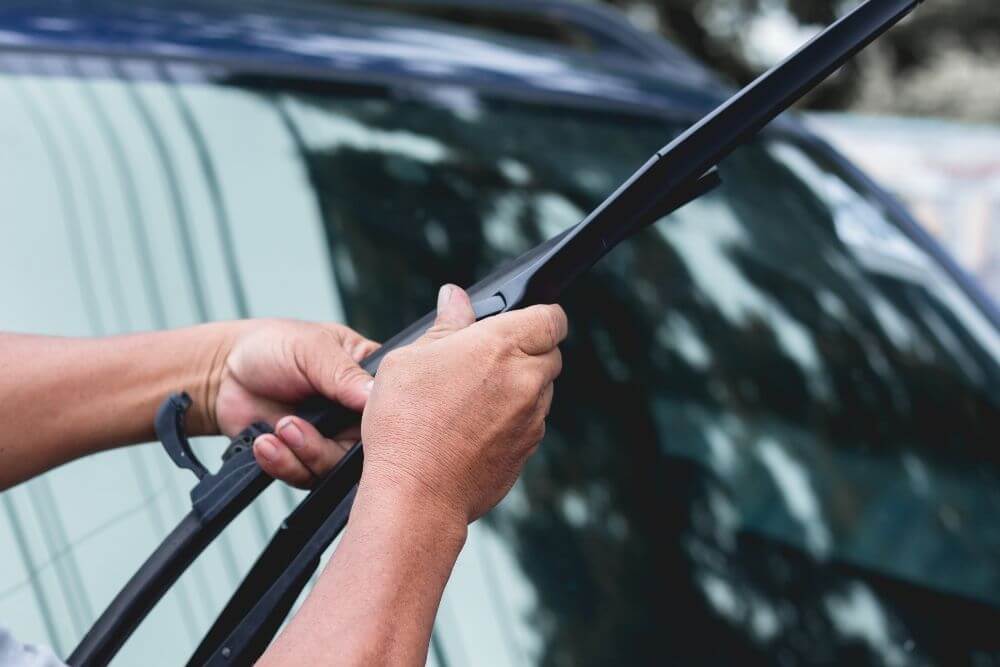 4 Signs That It's Time to Replace Your Windshield Wipers