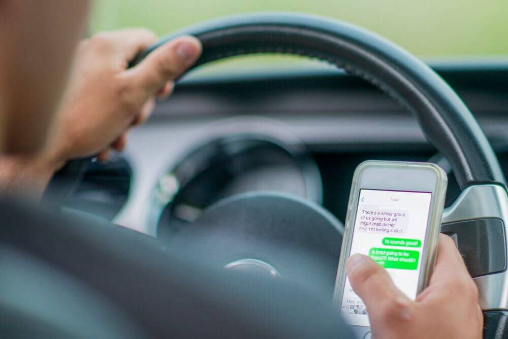 Ways To Avoid Distracted Driving